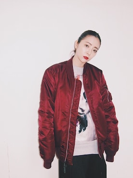 「MSGM（エムエスジーエム）のアイテム」を使った、荻原桃子さん（レディース・161cm）の冬コーディネート