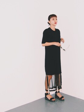 「TOGA PULLA（トーガ　プルラ）のアイテム（ワンピース/ドレス）」を使った、荻原桃子さん（レディース・161cm）の夏コーディネート