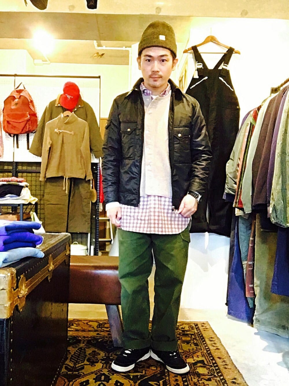 「used、古着、古着MIX、レイヤードスタイル、ロングシャツ、ミリタリー、ロング丈、スキーウェア、ナイロンジャケット、WEARISTAお気に入りアウターコーデ」｜「fennica Men'sのBONCOURA / コットンウォッチCAP（ニットキャップ/ビーニー）」を使った、達磨仁さん（メンズ・166cm）の冬コーディネートの1枚目の写真