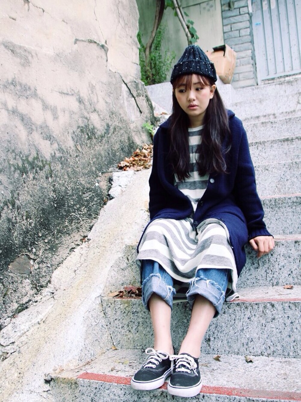 「yoyoandk、VANS、stripe、cardigan、knit、BEAMS BOY、beanie」｜「yoyoandkのアイテム（ワンピース、グレー系）」を使った、요요앤케이さん（レディース・163cm）の秋コーディネートの1枚目の写真