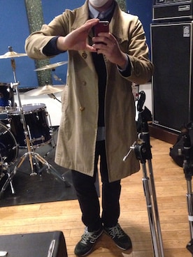 「LOWRYS FARM（ローリーズファーム）のアイテム（トレンチコート）」を使った、鈴木  康平さん（メンズ・177cm）の春コーディネート