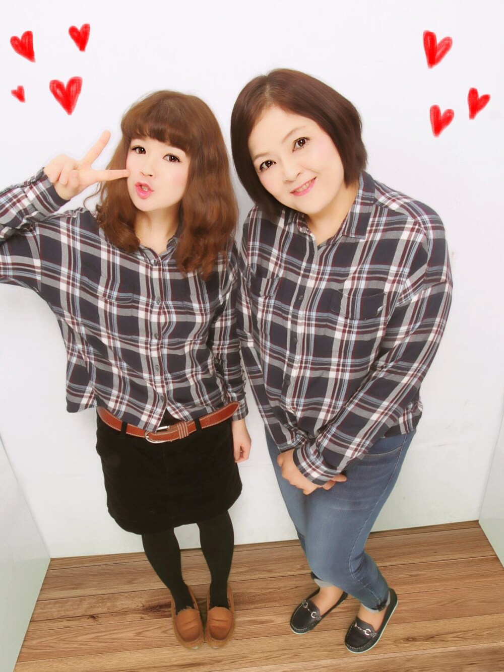 「親子コーデ、GU、チェックシャツ、タイトスカート、ふたごコーデ」｜「GUのアイテム（シャツ/ブラウス、ブルー系）」を使った、ゆきこさん（レディース・156cm）の冬コーディネートの1枚目の写真