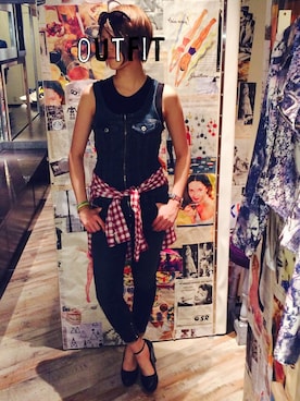 「DIESEL（ディーゼル）のアイテム（つなぎ/オールインワン）」を使った、Reinaさん（レディース・165cm）の夏コーディネート