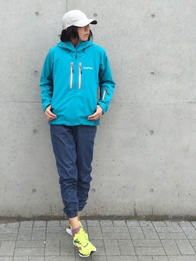 「アイテム（マウンテンパーカー、ブルー系）」を使った、じゅりがーＺさん（レディース・157cm）の春コーディネート