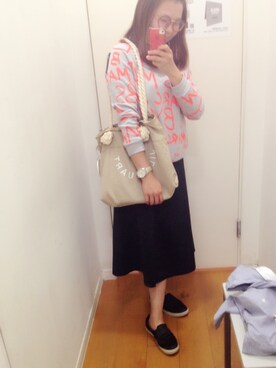「Marc by Marc Jacobs（マークバイマークジェイコブス）のアイテム（スウェット）」を使った、小花さん（レディース・159cm）の秋コーディネート