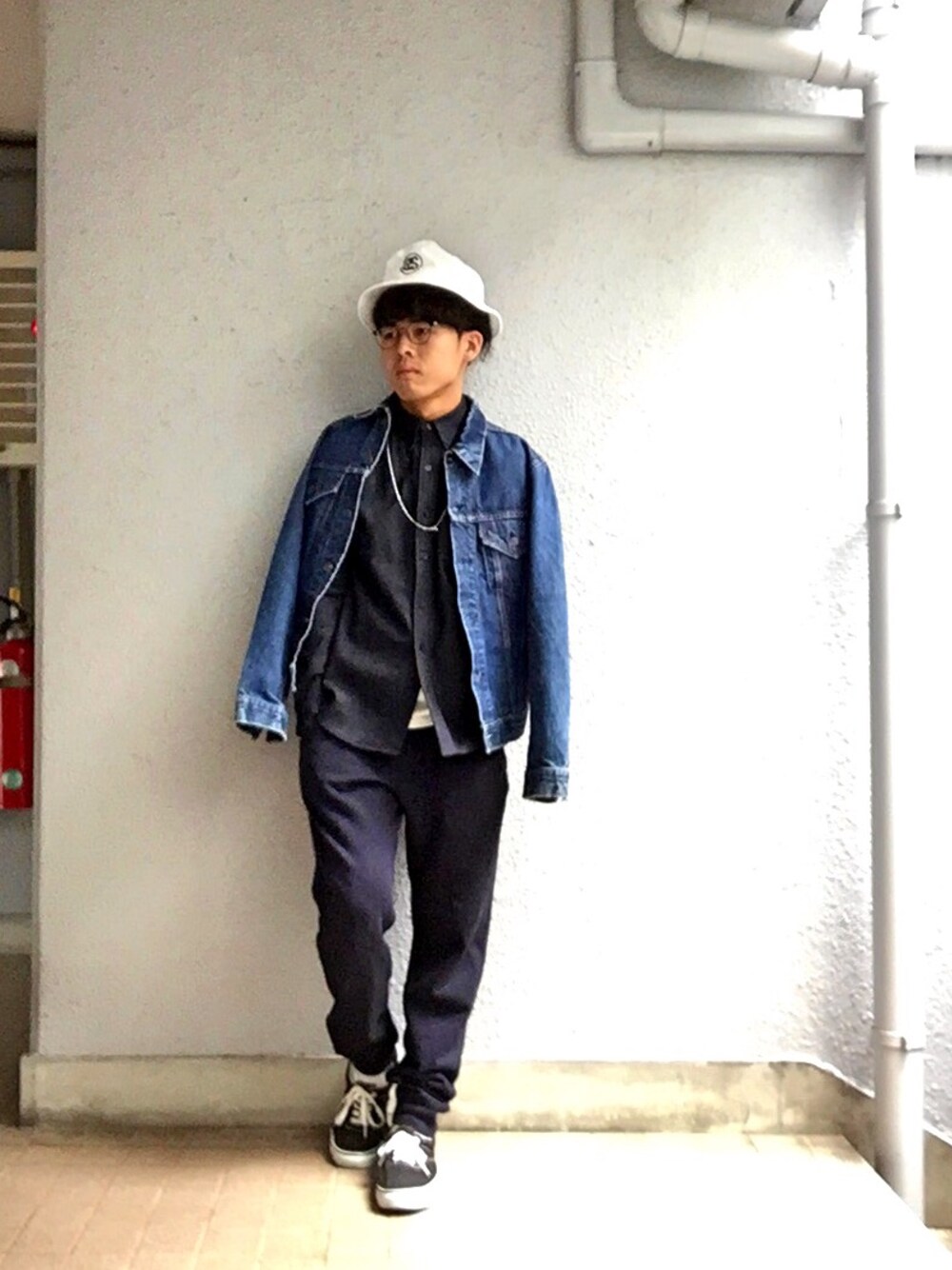 「スポーツミックス、デニムジャケット、リブパンツ、ゴールドアクセ」｜「こう様の着たバージョン（福袋/福箱、ブルー系）」を使った、こうすけ さん（メンズ・171cm）の秋コーディネートの1枚目の写真