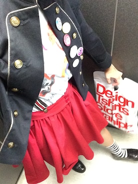 「缶バッチ」｜「アイテム（その他シューズ）」を使った、DENさん（レディース・165cm）の夏コーディネート
