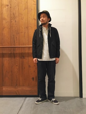 「ノーカラーシャツ」｜「アイテム（マウンテンパーカー）」を使った、takeshimaさん（メンズ・180cm）の春コーディネート