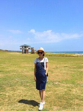 「MOUSSY（マウジー）のDENIM APRON SKIRT（ワンピース、ブルー系）」を使った、Riri Duanさん（レディース）の秋コーディネート