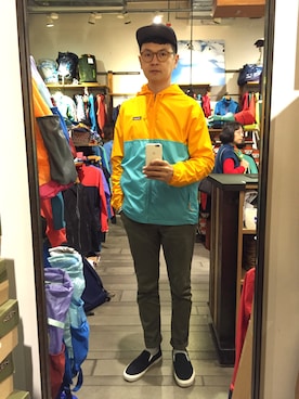 「UNIQLO Tシャツ」｜「アイテム（キャップ）」を使った、BM303さん（メンズ・175cm）の冬コーディネート