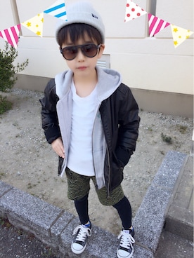 「TOMMY HILFIGER（トミーヒルフィガー）のアイテム（マウンテンパーカー）」を使った、Yuki Andoさん（キッズ・110cm）の春コーディネート