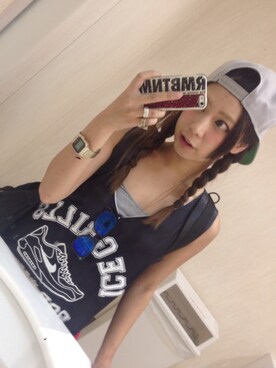 「OBEY」｜「アイテム（タンクトップ）」を使った、YUIさん（レディース・148cm）の秋コーディネート