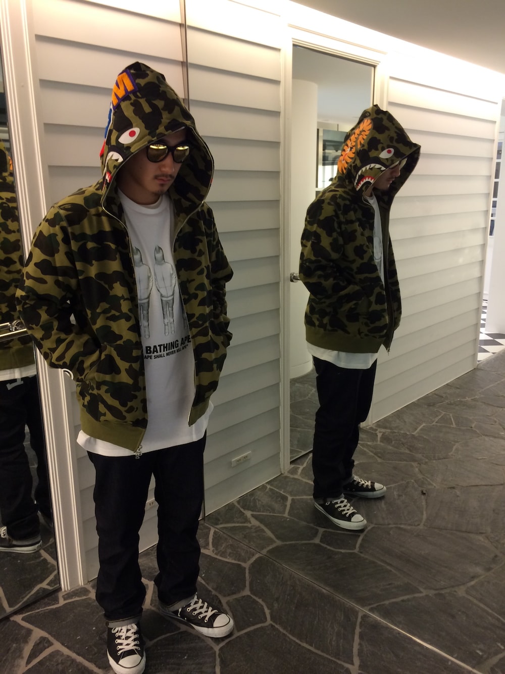 A BATHING APE（アベイシングエイプ）の「SHARK FIGURE TEE（Tシャツ