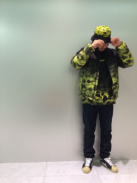 「Bape」｜「アイテム（ナイロンジャケット）」を使った、竹内渋貴さん（メンズ・172cm）の冬コーディネート