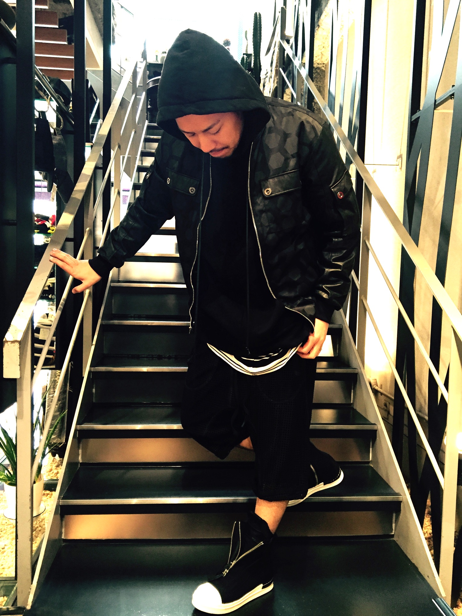 ISAAC SELLAMのアイテムを使った人気ファッションコーディネート - WEAR