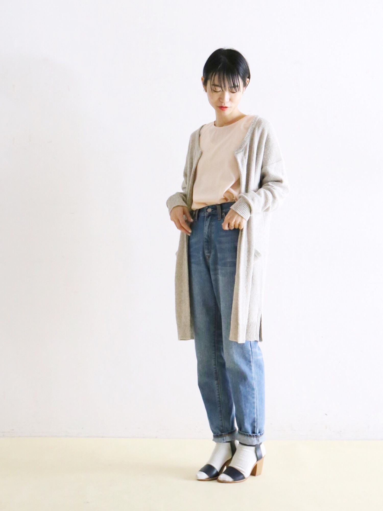 カーディガン/ボレロを使った「ローズピンク」の人気ファッション