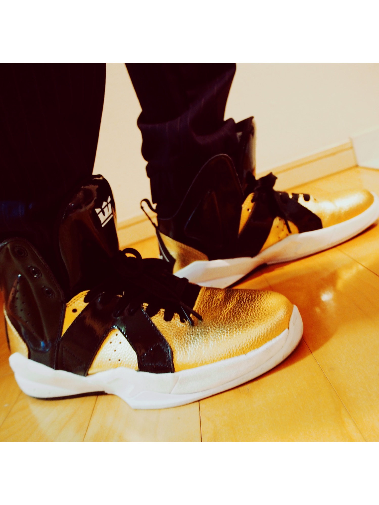 SUPRA（スープラ）の「Supra Spectre Magazine Sneakers - Gold
