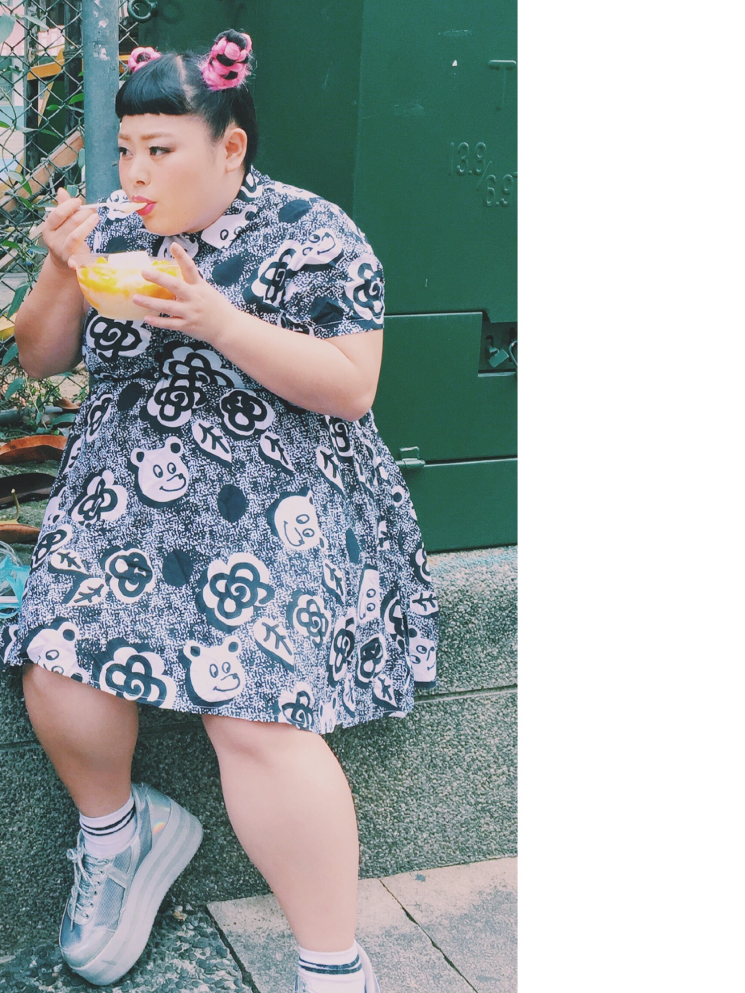 渡辺直美｜LAZY OAFのシャツワンピースを使ったコーディネート - WEAR