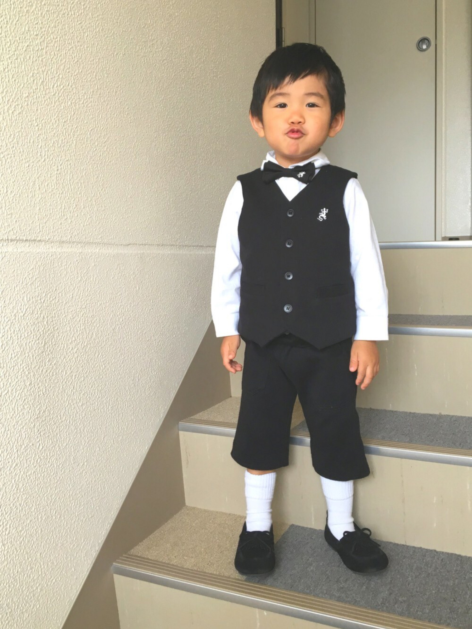 蝶ネクタイを使った「アニエスベー」の人気ファッションコーディネート  