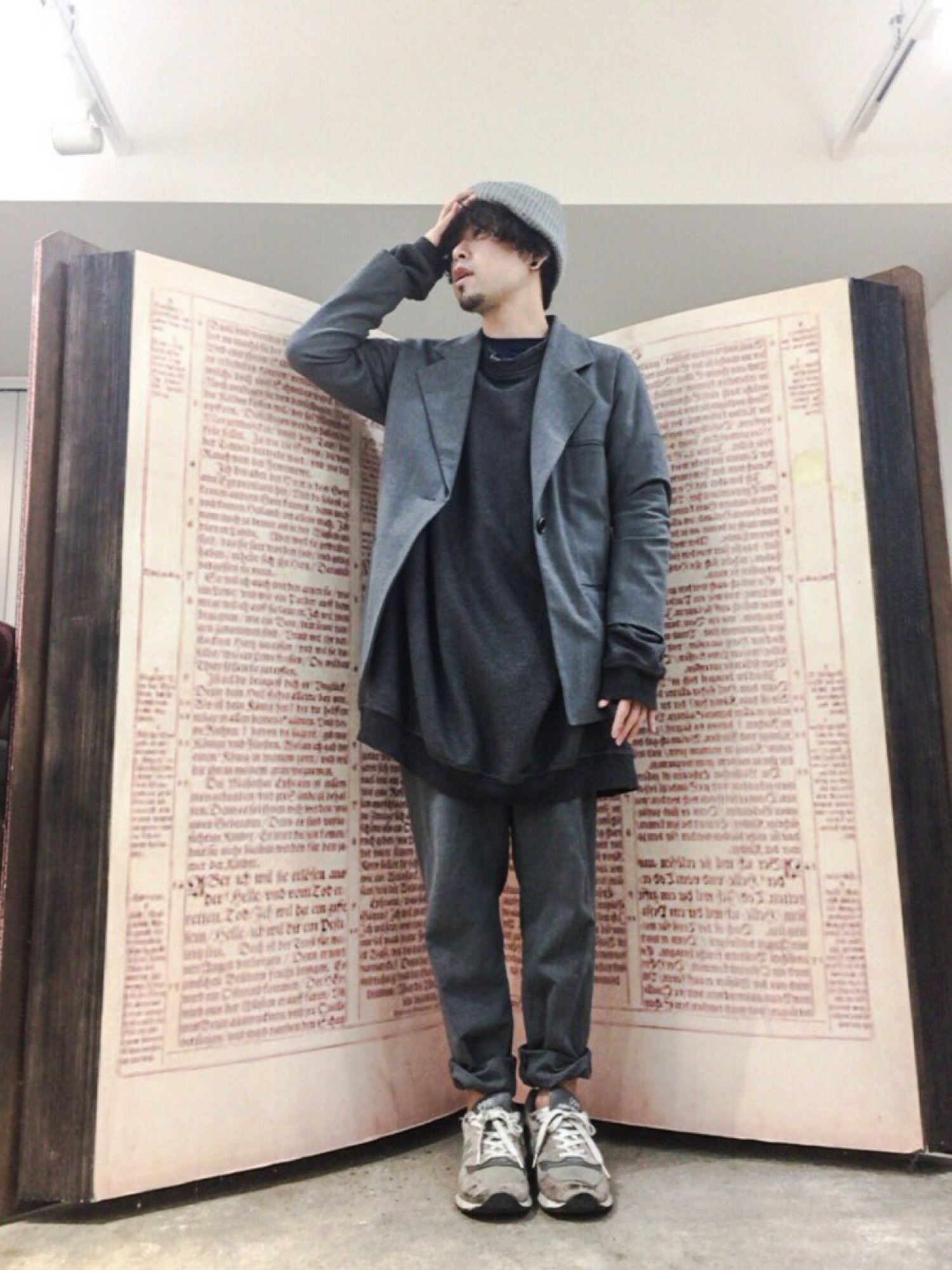 Issey Miyake セットアップ ライトグレー　XL ISSEY MIYAKE ♪♪ イッセイミヤケ PLEATS PLEASE アンサンブル