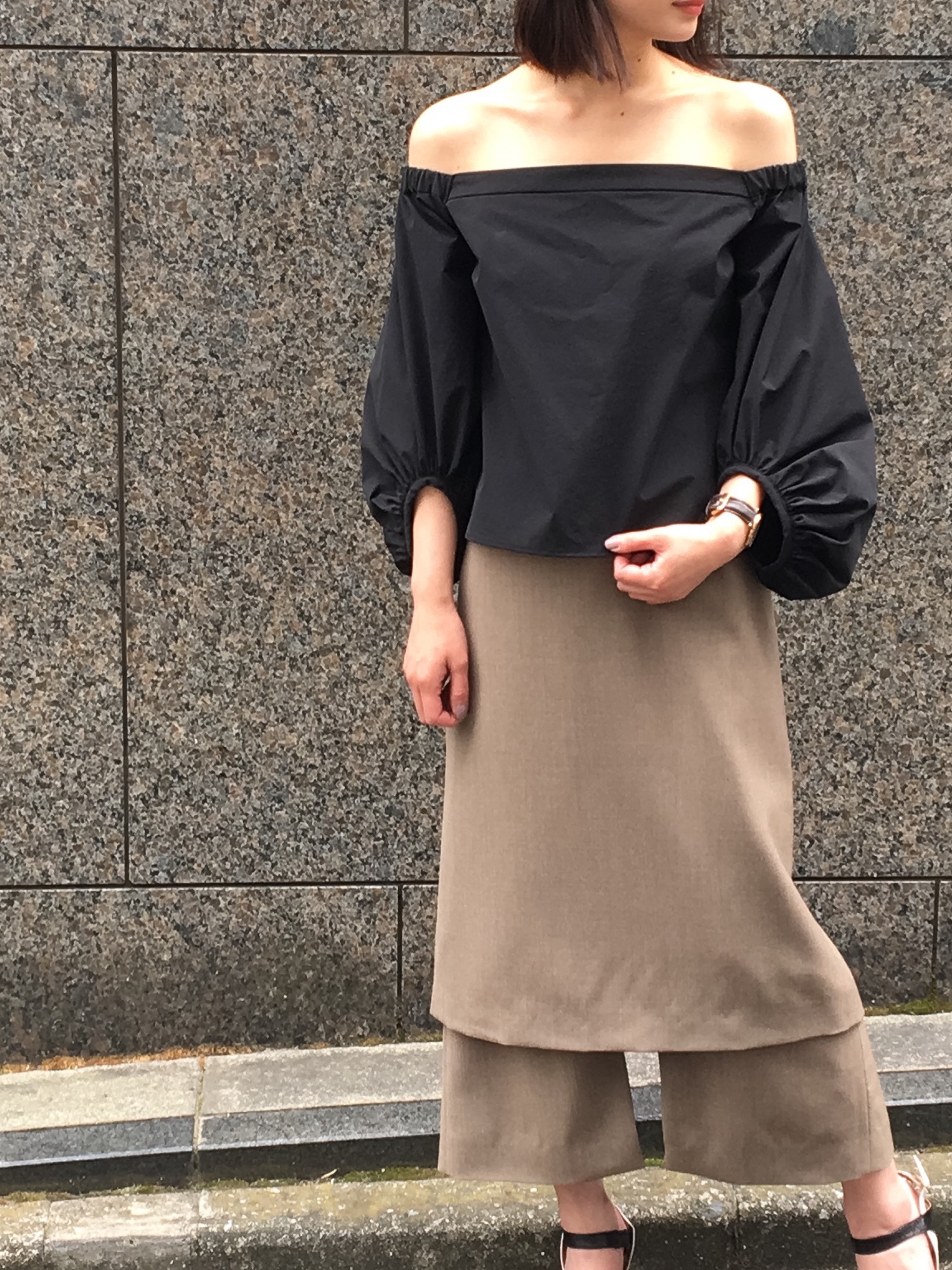 エリン ELIN 16SS カットソー バルキースリーブ オフショルダー 36 白 ホワイト ayy0527 ■PN レディース ELIN(エリン)バルキースリーブオフショルダートップス/STORY4月