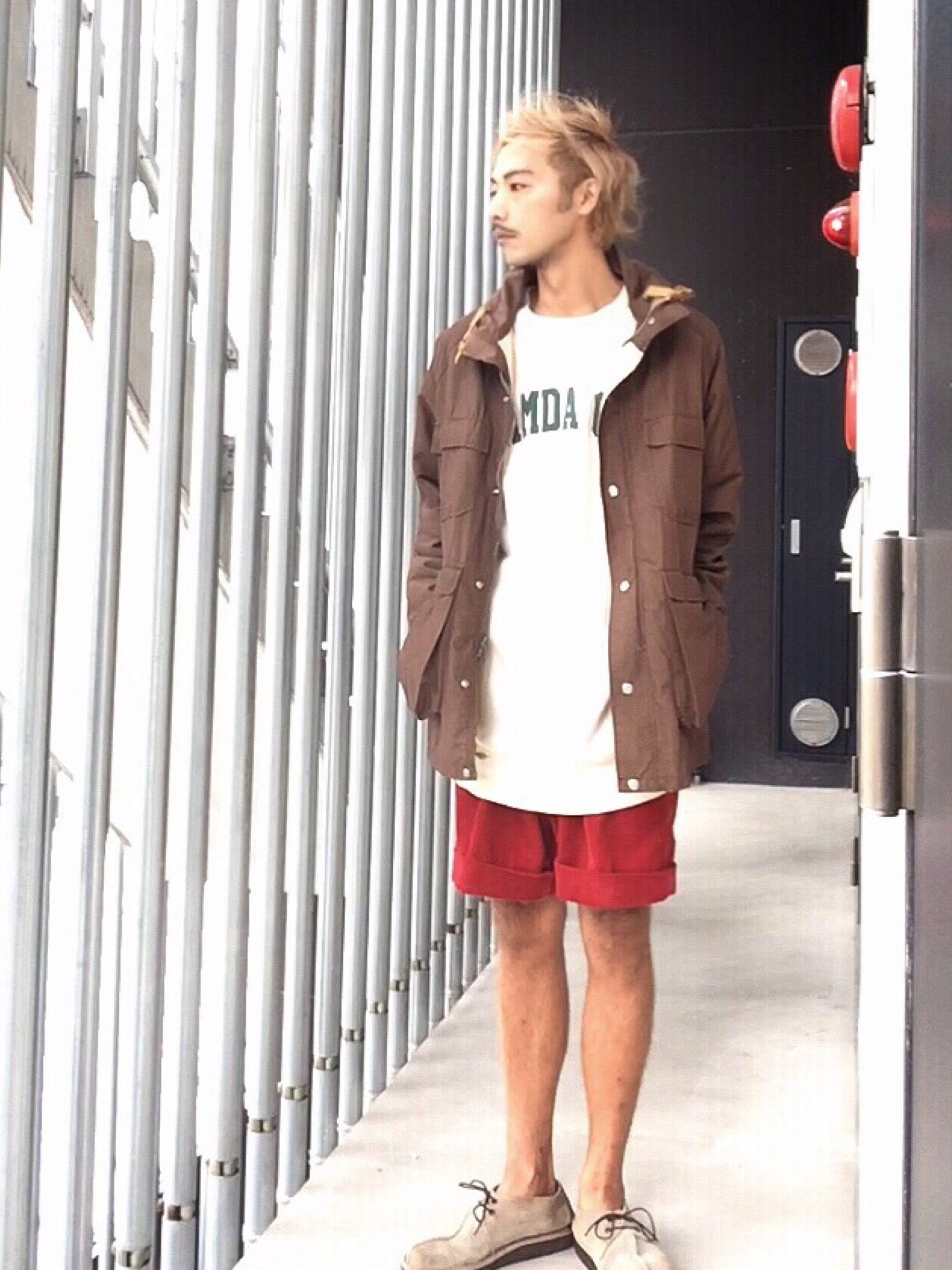 WOOLRICHのマウンテンパーカー（ブラウン系）を使った人気ファッション