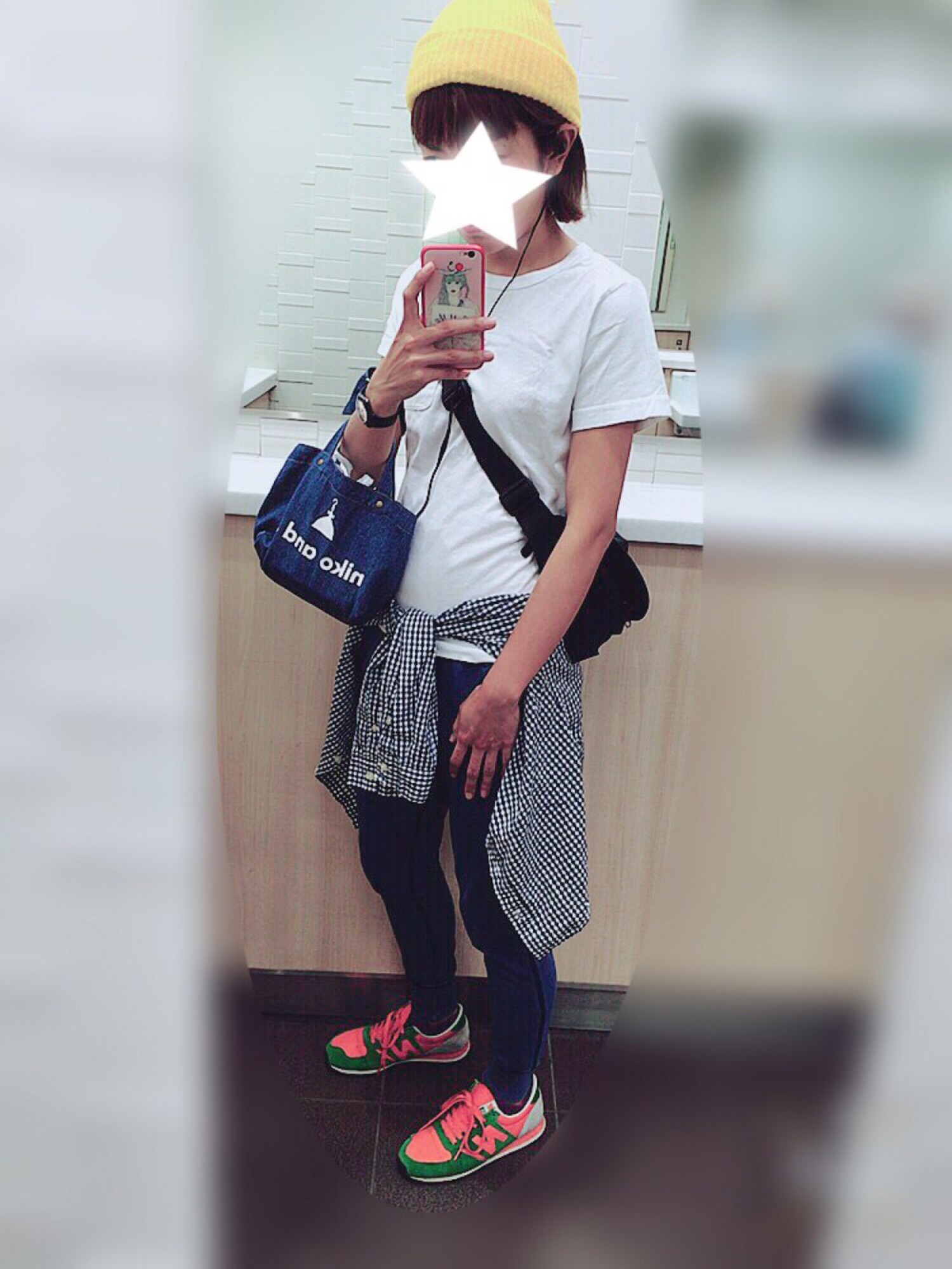 【Onitsuka Tiger】オニツカタイガー　メッセンジャーバック Onitsuka Tigerのメッセンジャーバッグを使った人気ファッション