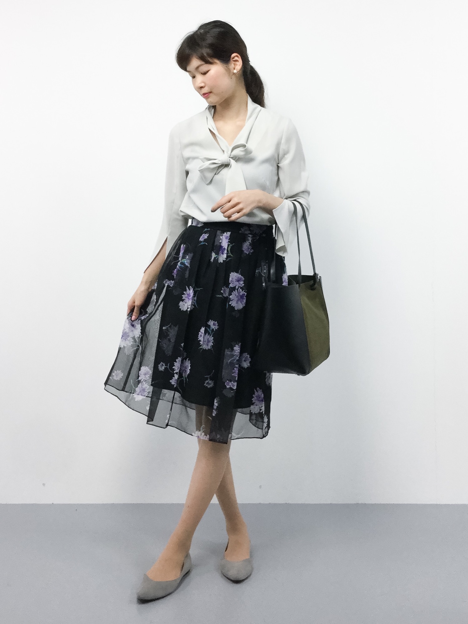 FIGARO Paris（フィガロパリ）の「Vネック+ボウタイブラウス◇（シャツ 
