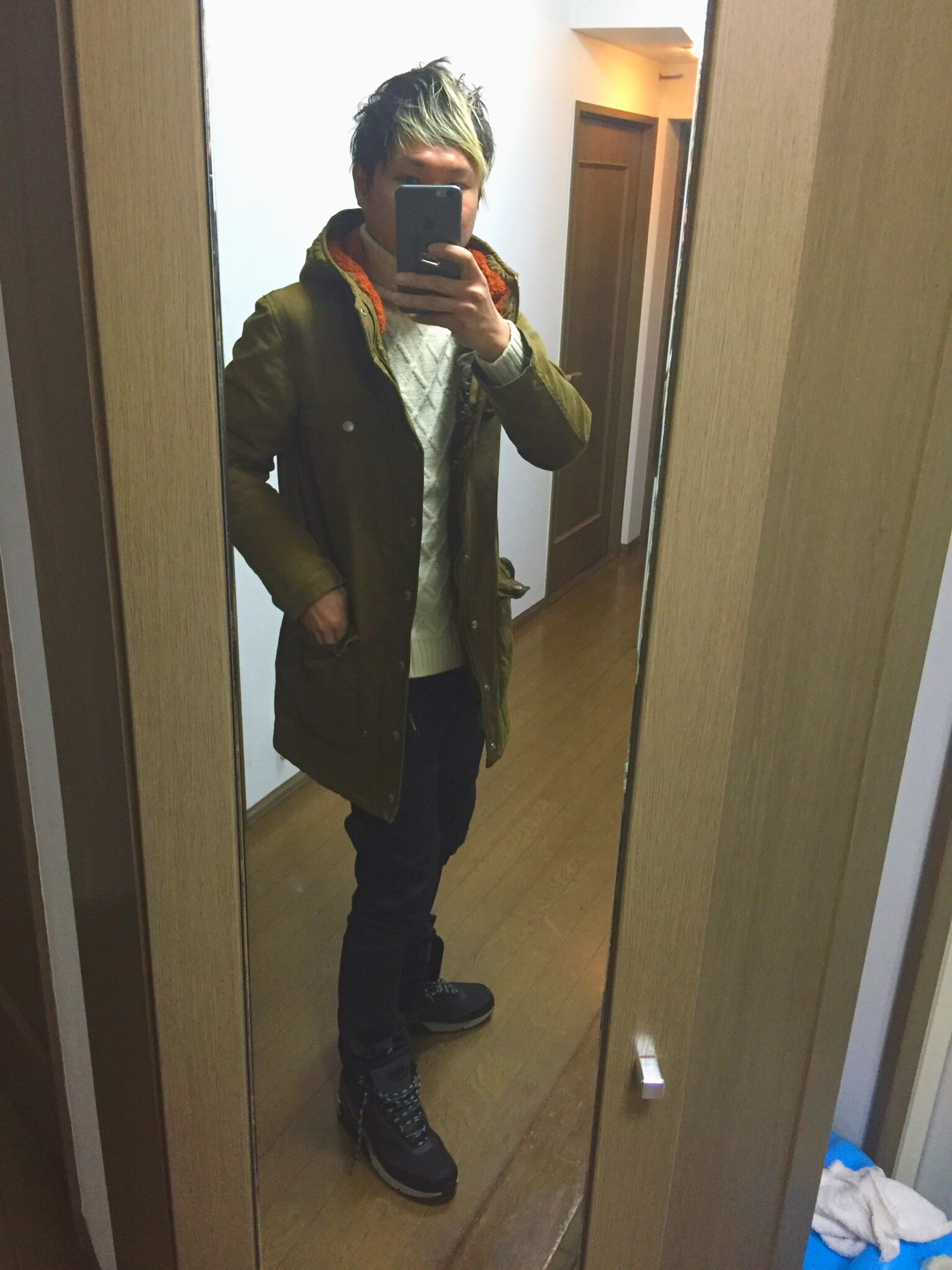 Nudie Jeansのミリタリージャケットを使った人気ファッション 