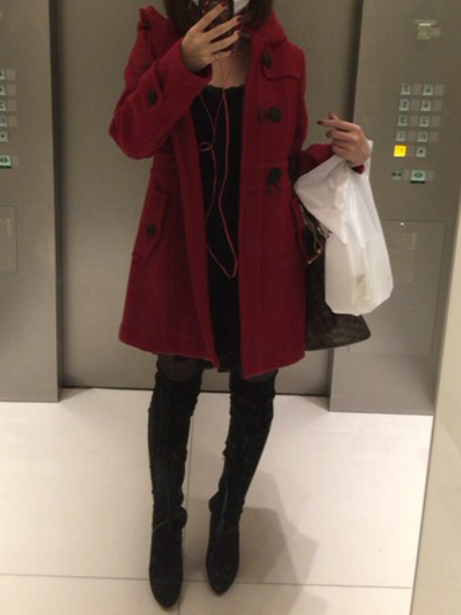 BURBERRY BLUE LABELのダッフルコート（レッド系）を使った人気