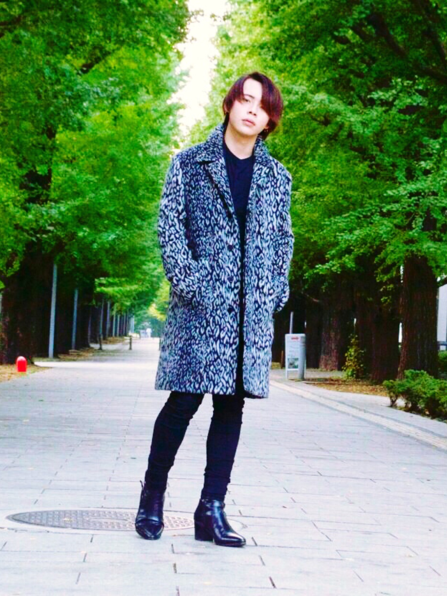 SAINT LAURENT PARISのチェスターコート（グレー系）を使った人気