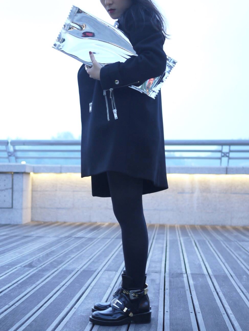 Maison Margielaのバッグ（シルバー系）を使った人気