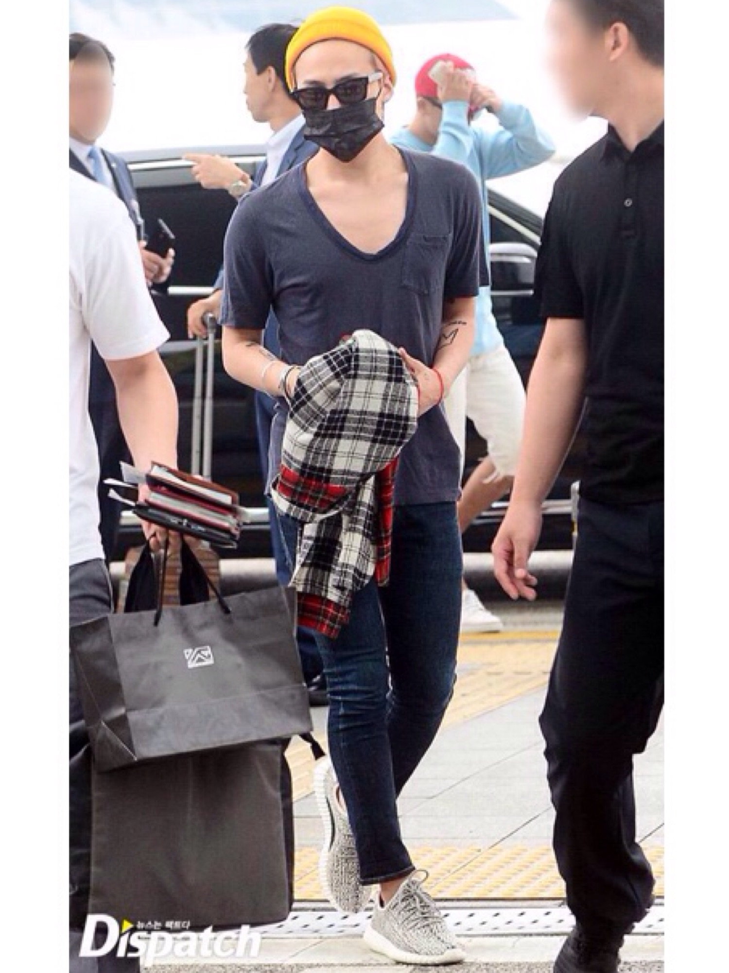 G－DRAGON 着用 G-DRAGON｜adidasのスニーカーを使ったコーディネート - WEAR