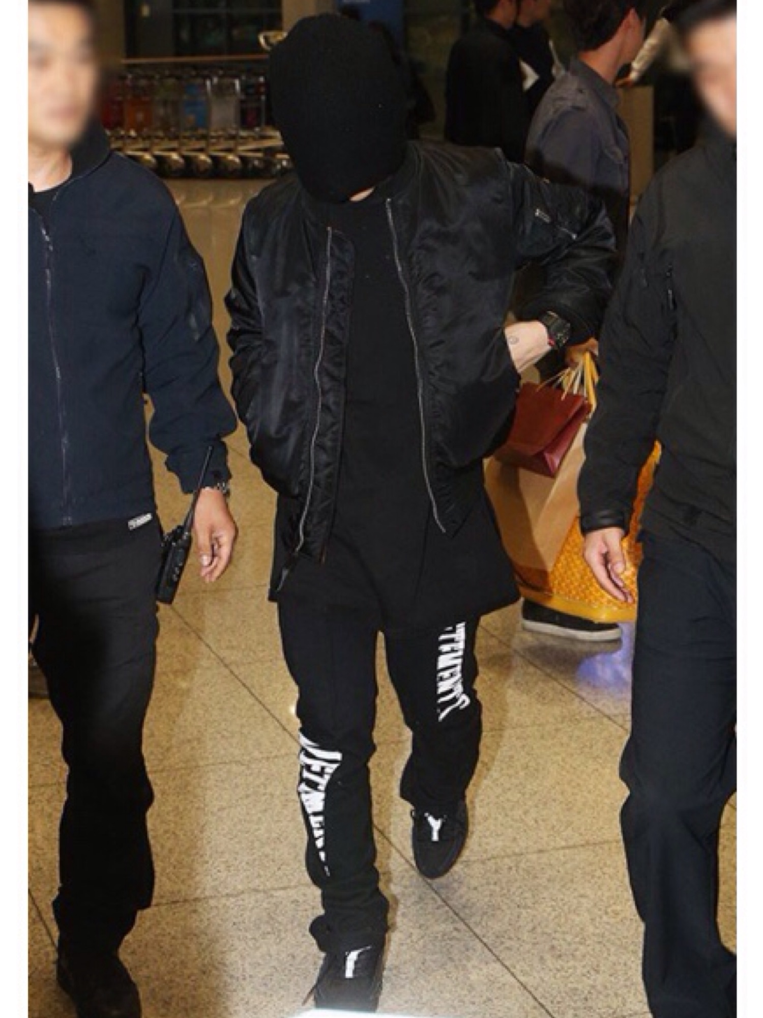 vetements デニム　G-DRAGON着用 PEACEMINUSONE - G-DRAGON着用 VETEMENTS Levi's 再構築デニム
