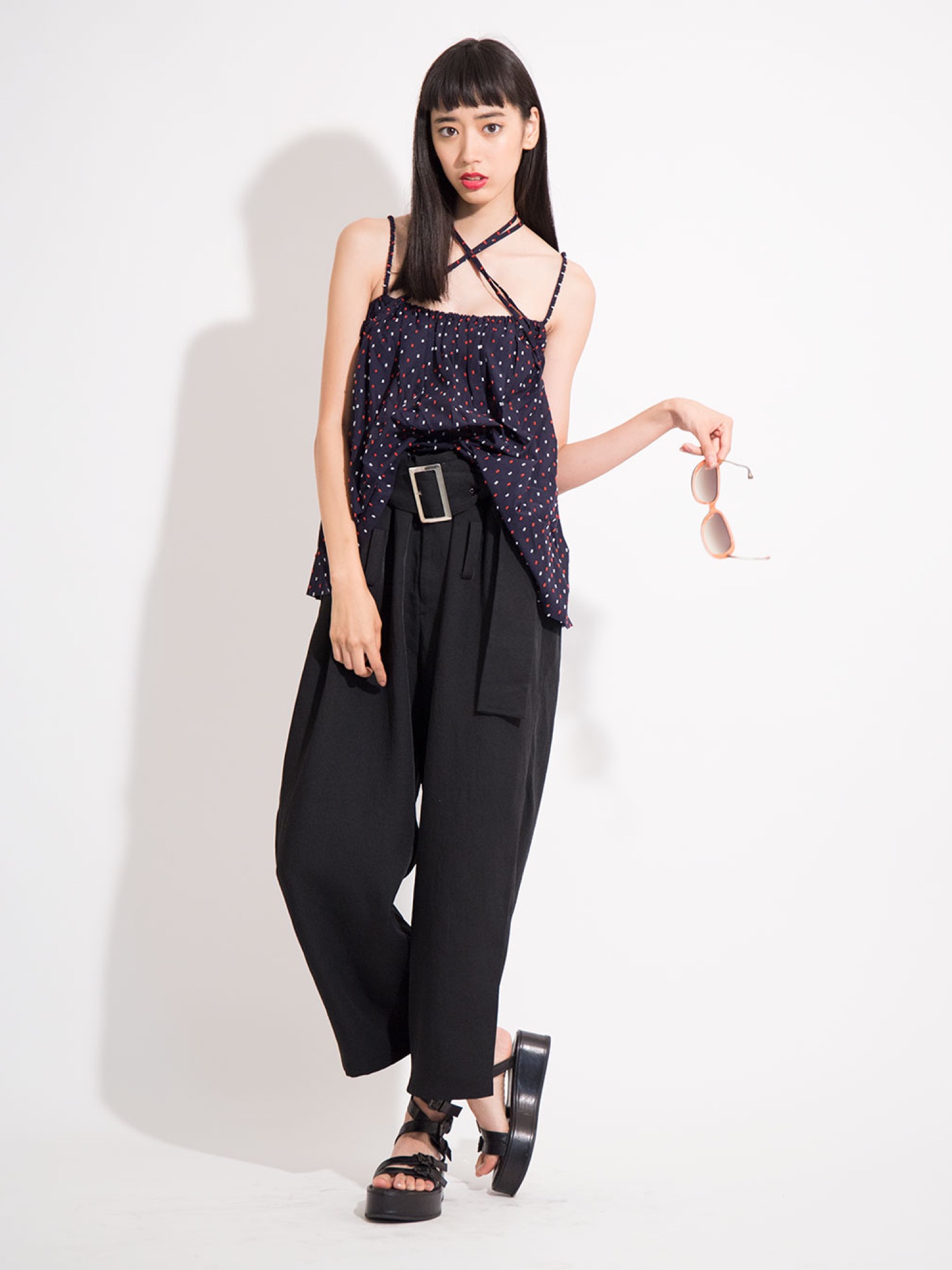 Vivienne Westwoodのキャミソールを使った人気ファッション