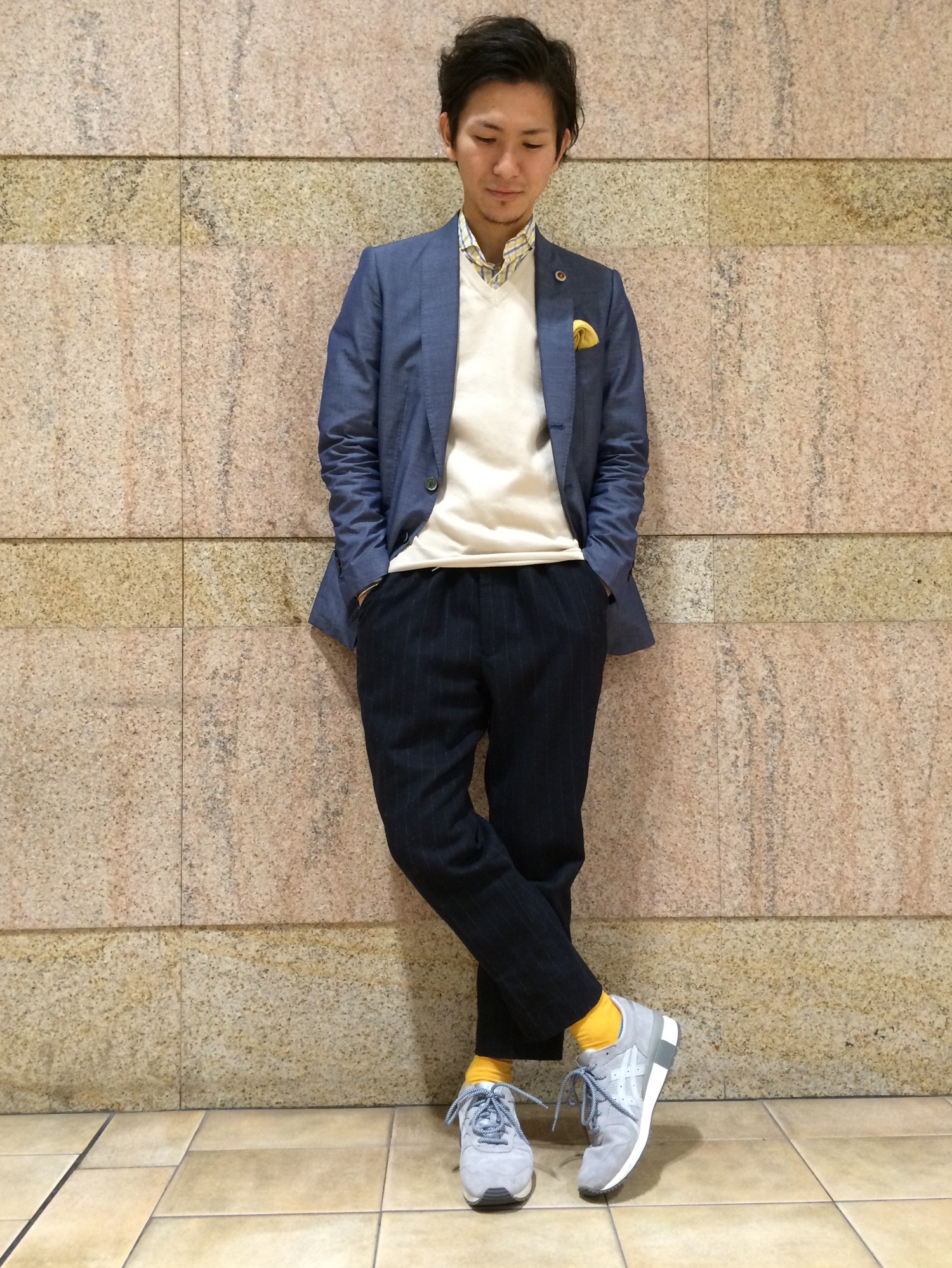 カッタウェイシャツを使った人気ファッションコーディネート - WEAR