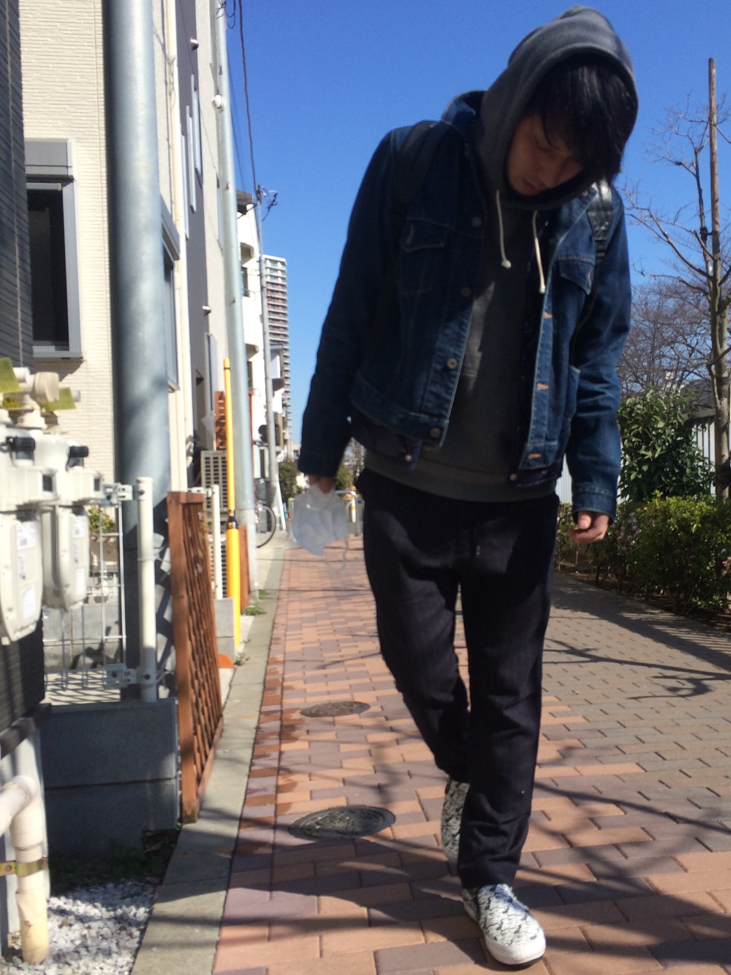 ANNE VALERIE HASHのデニムジャケットを使った人気ファッション