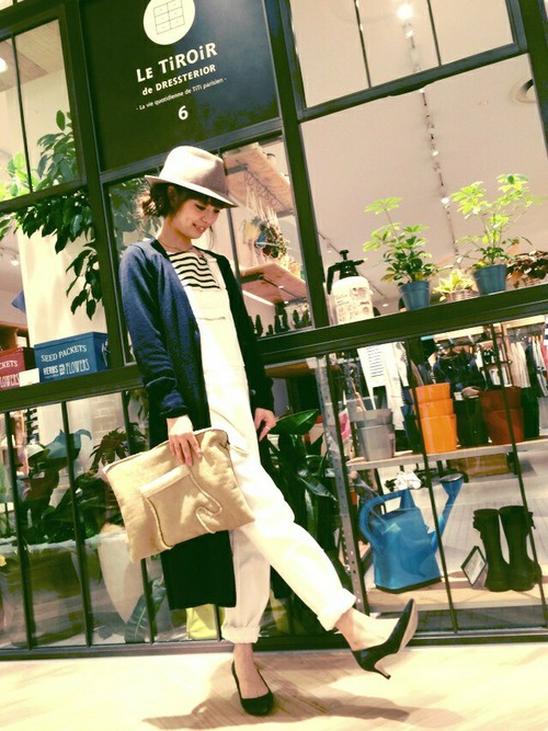 ルクア大阪 LE TiROiR de DRESSTERIORのスタッフコーディネート
