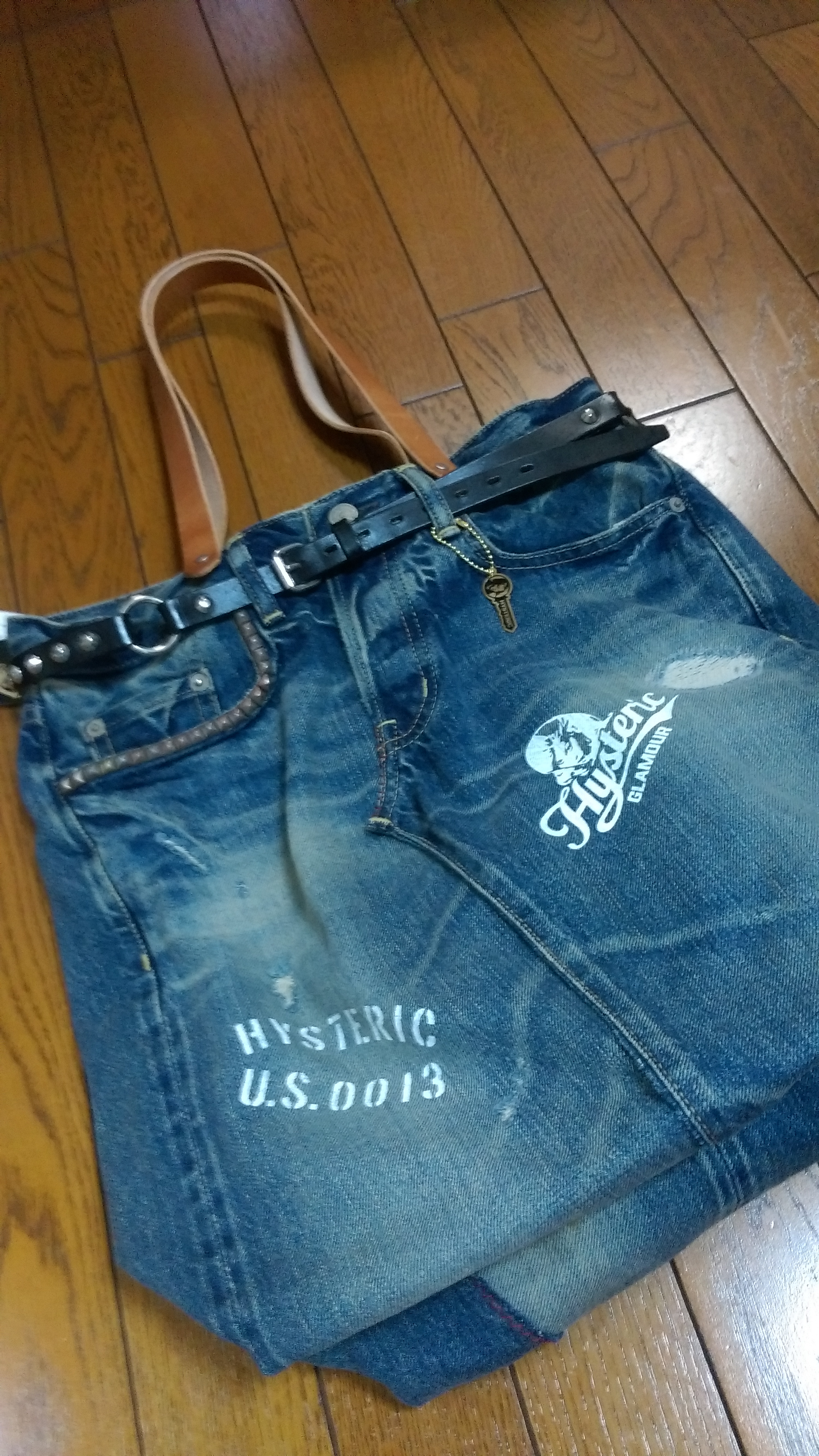 未使用！HYSTERIC GLAMOUR⭐︎ロゴミックススリムベルト⭐︎ HYSTERIC GLAMOUR（ヒステリックグラマー）の「ﾛｺﾞﾐｯｸｽｽﾘﾑﾍﾞﾙﾄ