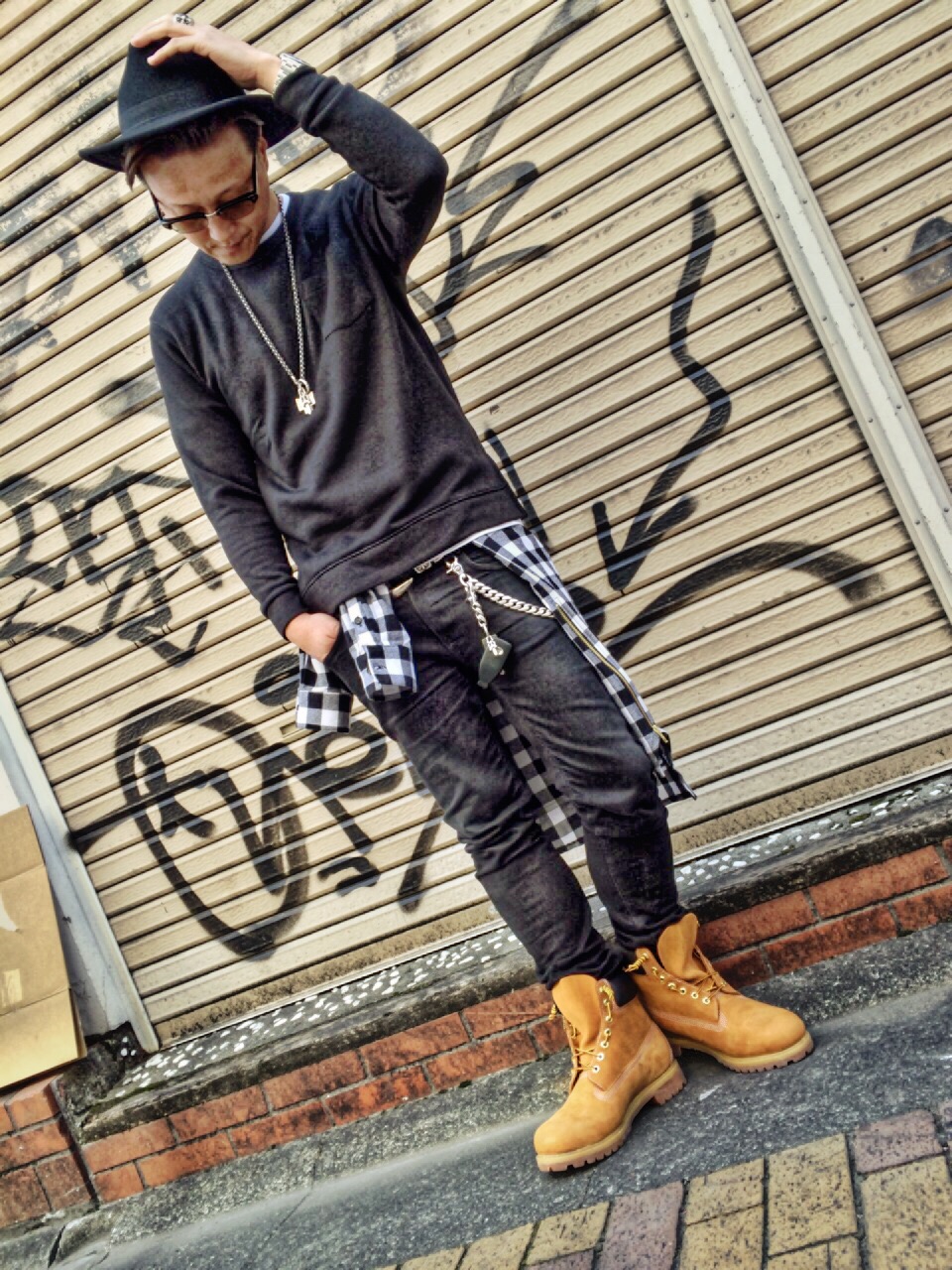 CHROME HEARTSのウォレットチェーンを使った人気ファッション  