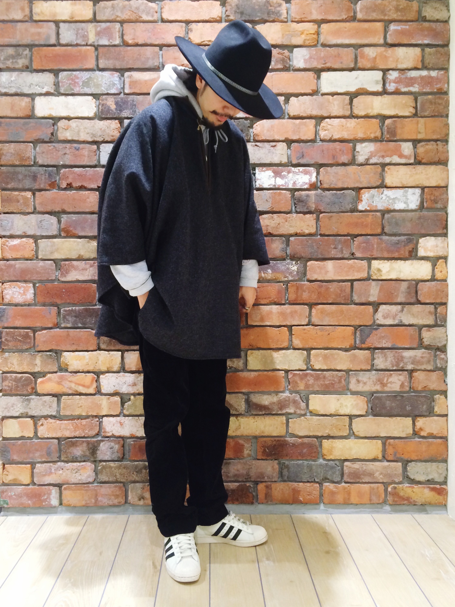 ポンチョを使った「ENGINEERED GARMENTS」の人気ファッション 