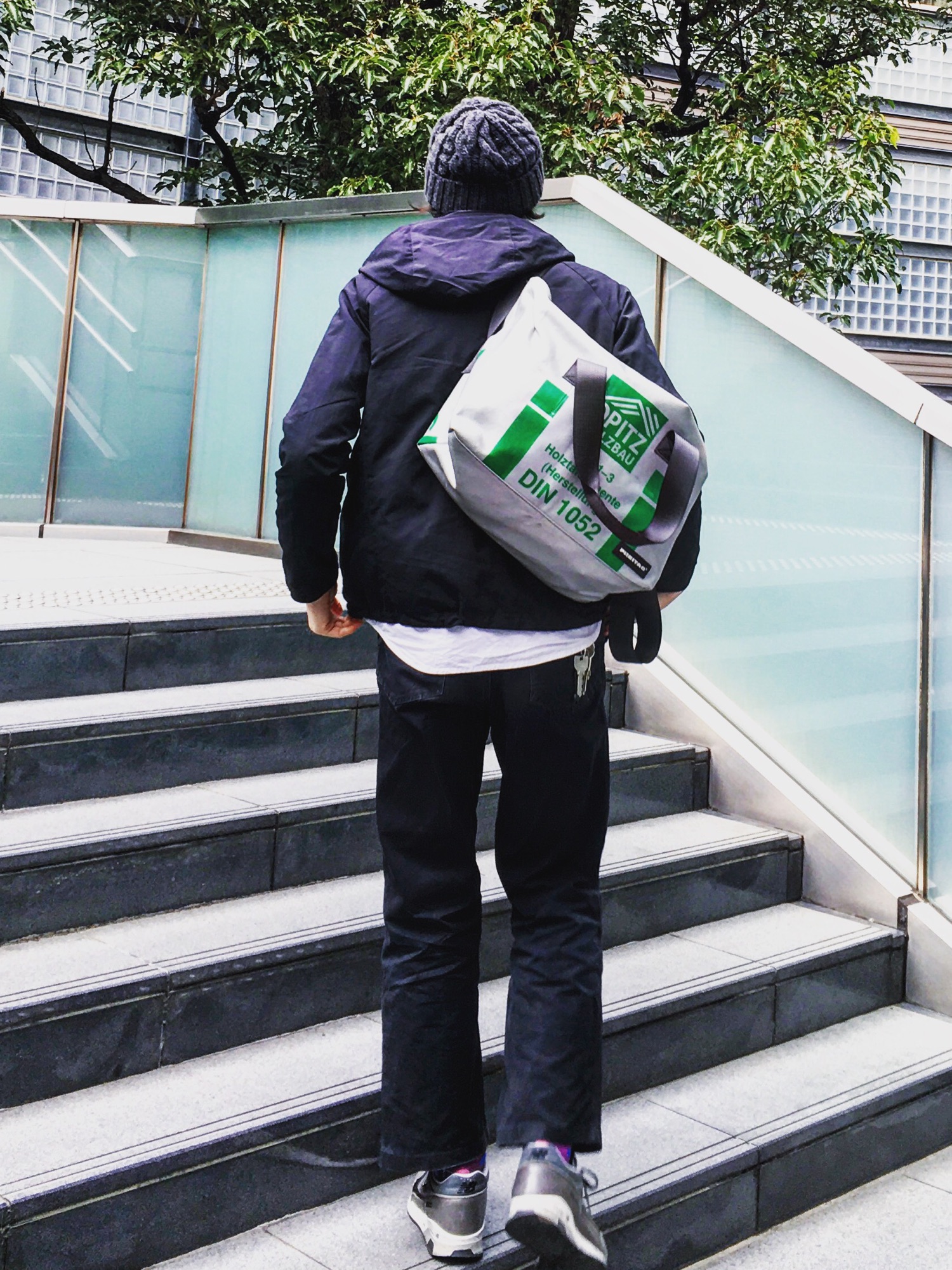 FREITAGのボストンバッグを使った人気ファッションコーディネート - WEAR