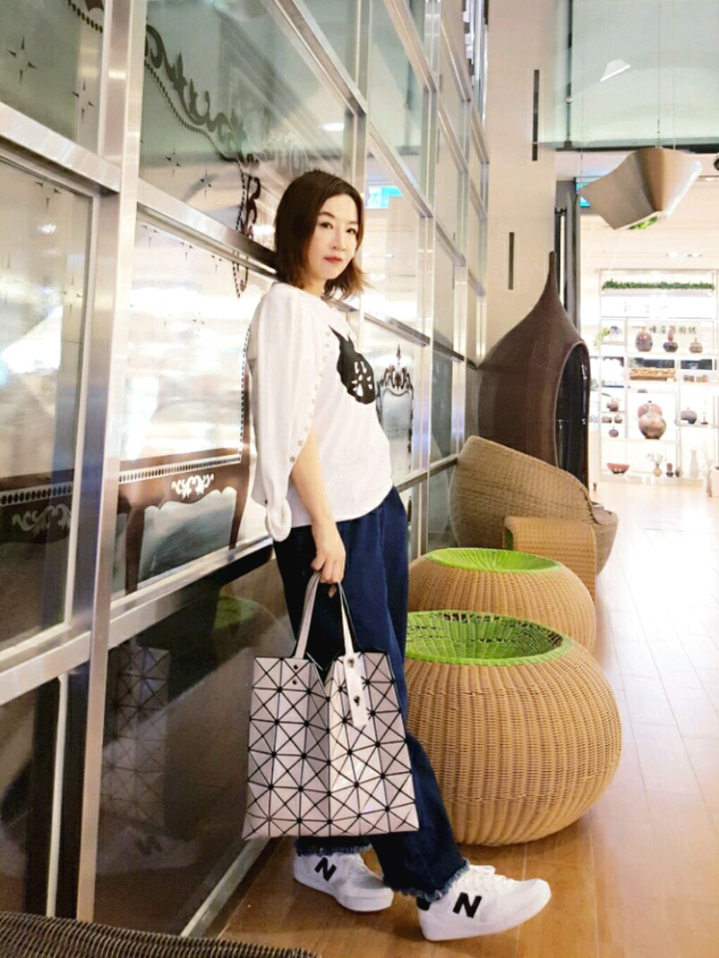 BAO BAO ISSEY MIYAKEのクラッチバッグ（ベージュ系）を使った