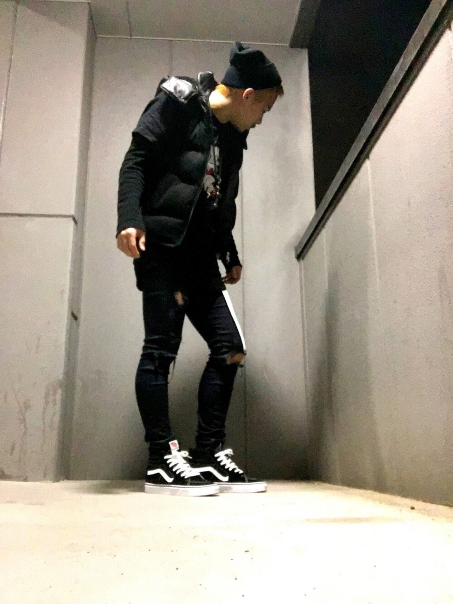 AZUL by moussyのダウンベストを使った「黒」のメンズ人気ファッション 